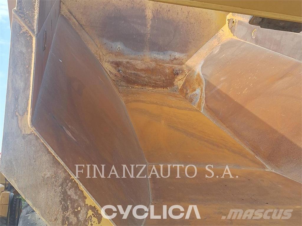 CAT 745 Kloubové dempry