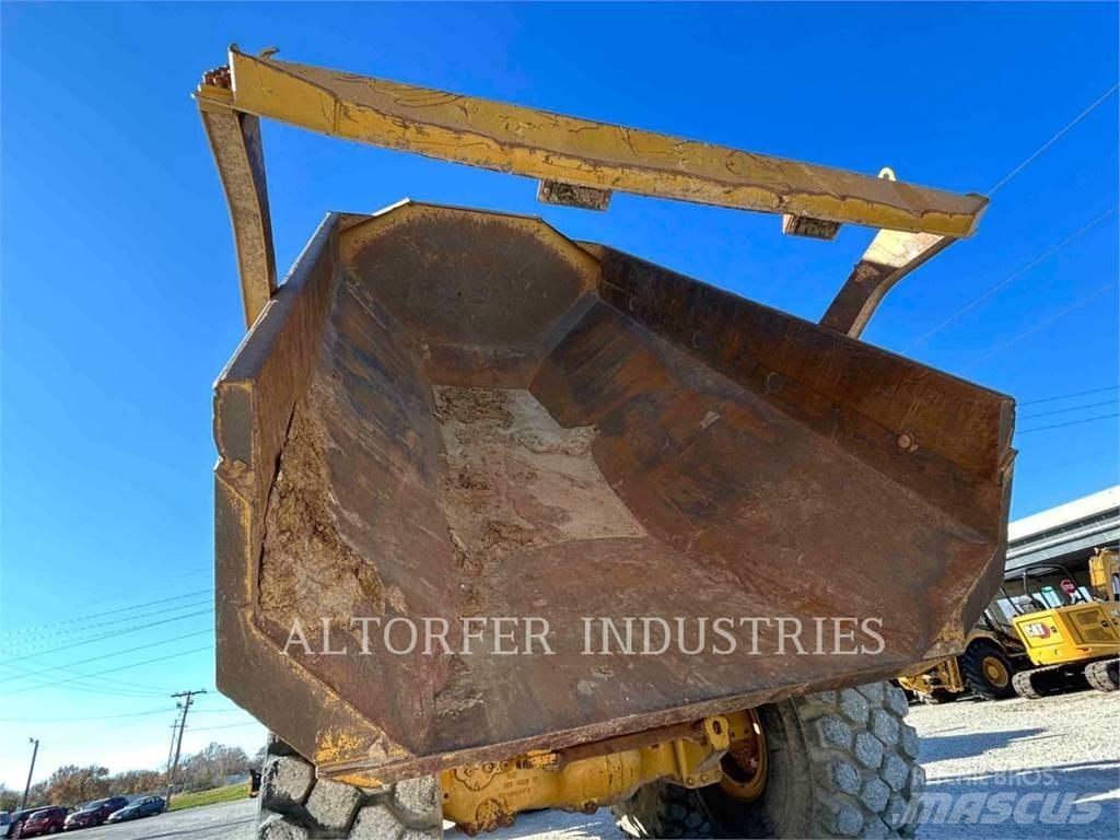 CAT 745 Kloubové dempry