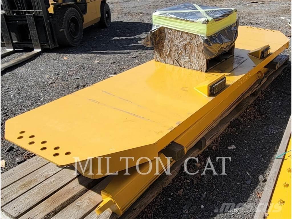 CAT 745 TAILGATE Podvozky a zavěšení kol