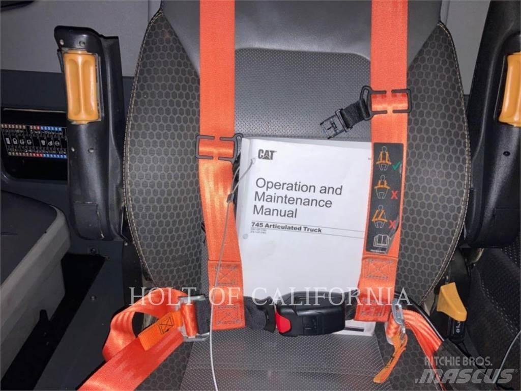 CAT 745 WT Cisternové vozy
