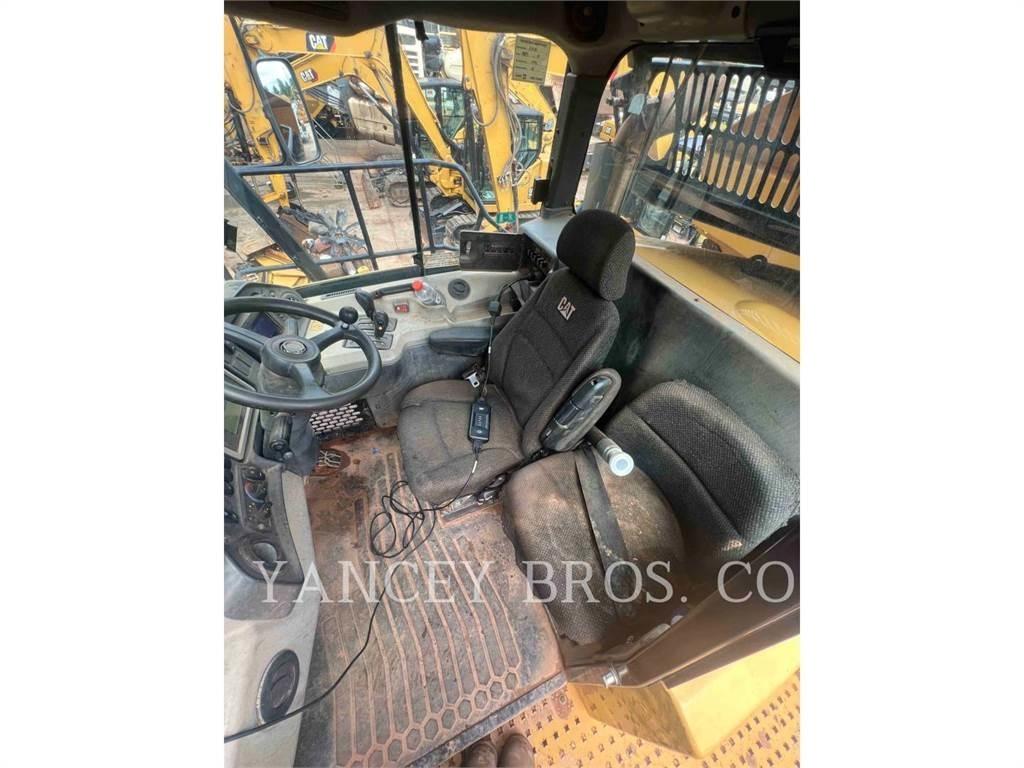 CAT 745C Kloubové dempry