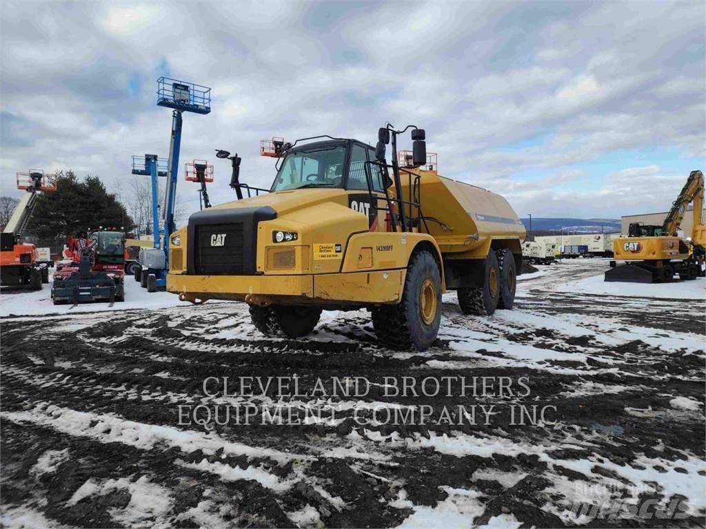 CAT 745C Cisterny na vodu