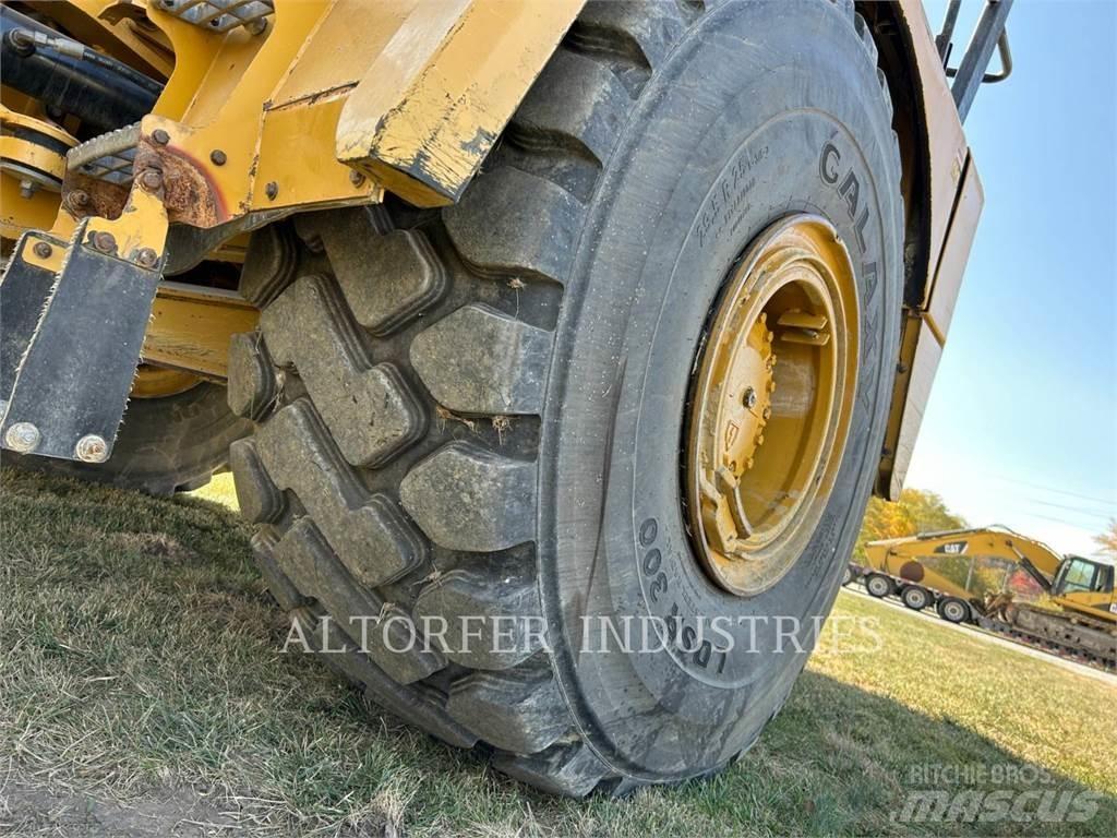 CAT 745C Kloubové dempry