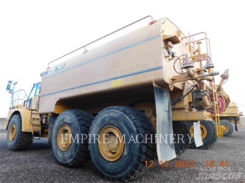 CAT 745C WT Cisterny na vodu