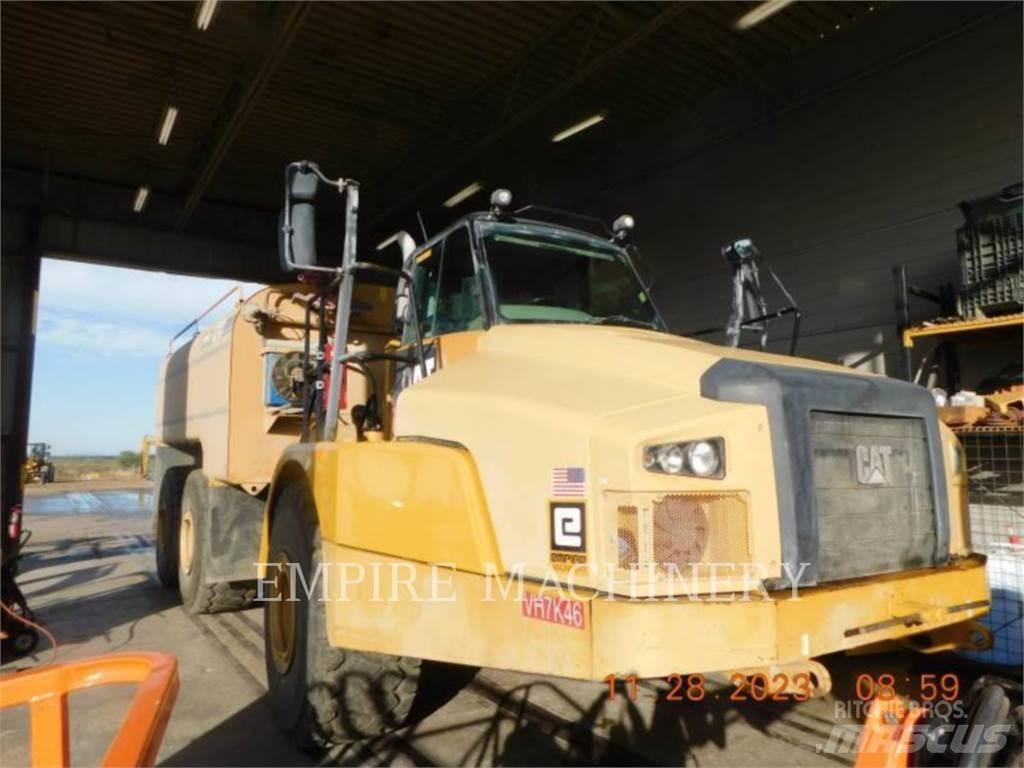 CAT 745C WT Cisterny na vodu