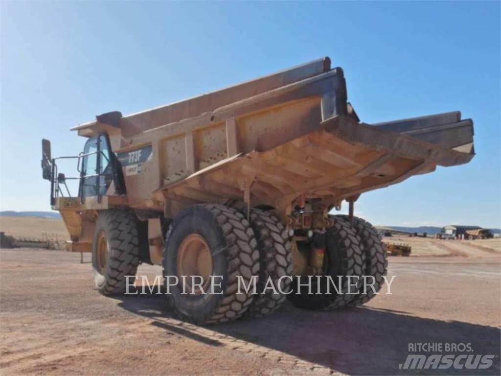 CAT 773F Kloubové dempry