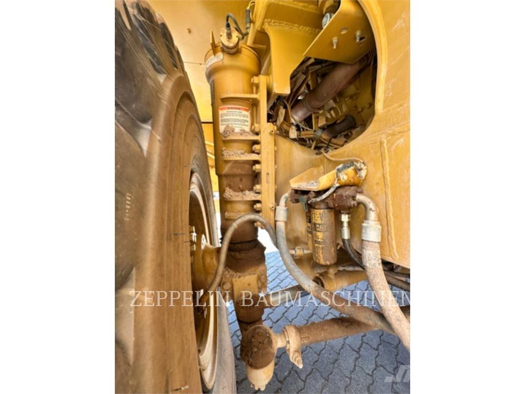 CAT 775E Kloubové dempry