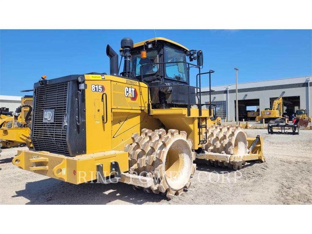 CAT 815 Půdní kompaktory
