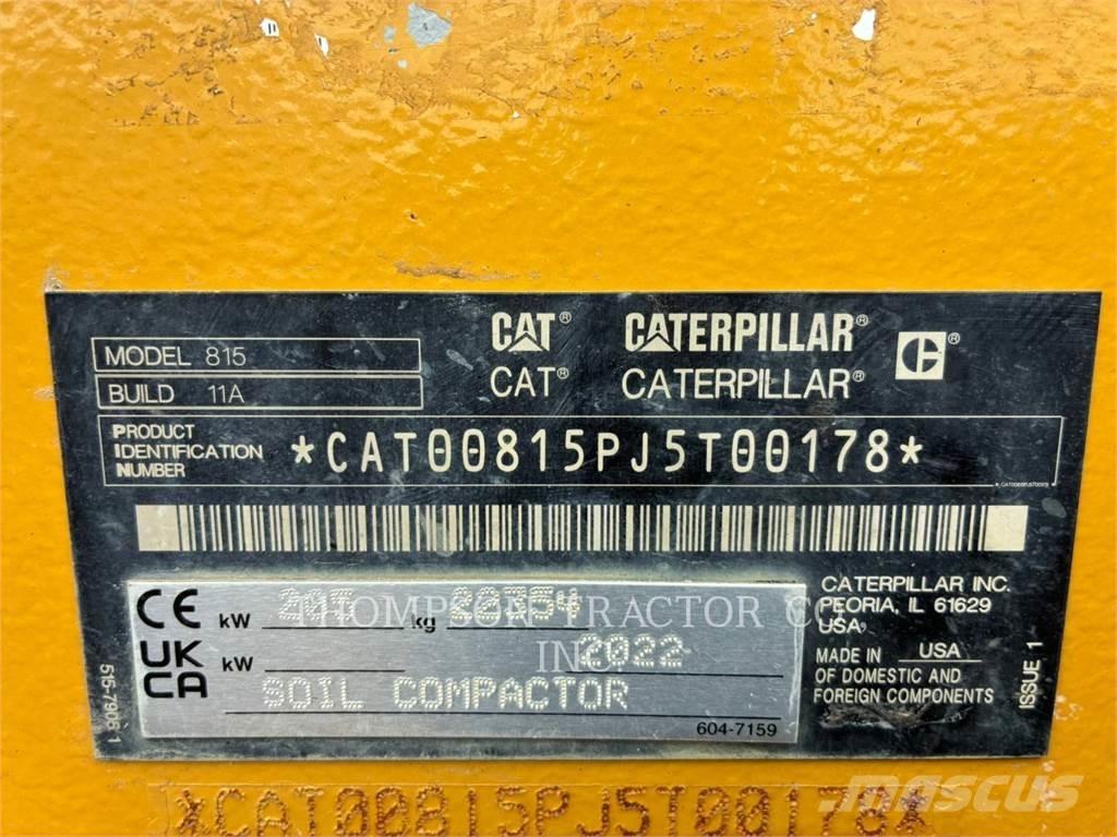CAT 815 Půdní kompaktory