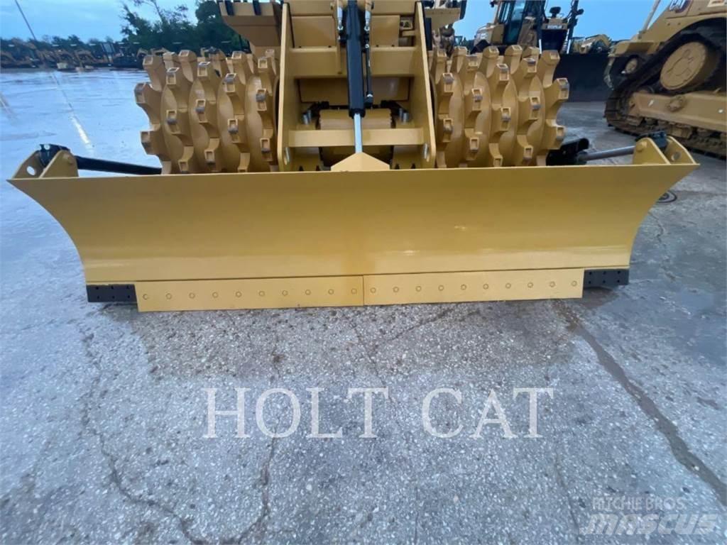 CAT 815 Půdní kompaktory