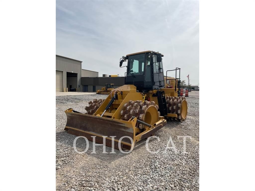 CAT 815 Kolové dozery