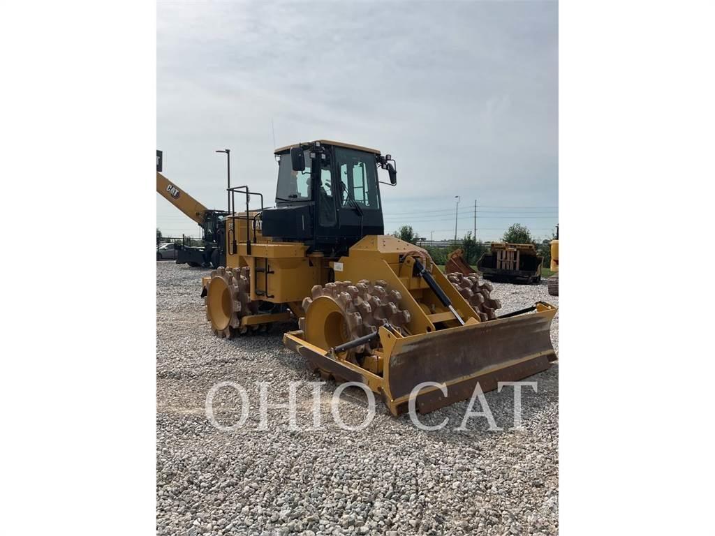 CAT 815 Kolové dozery
