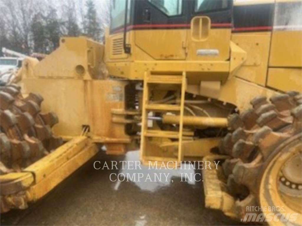 CAT 815F Kolové dozery