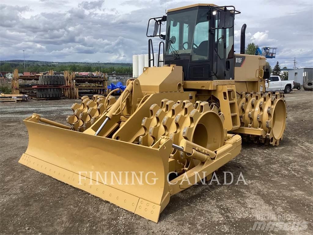 CAT 815F Půdní kompaktory