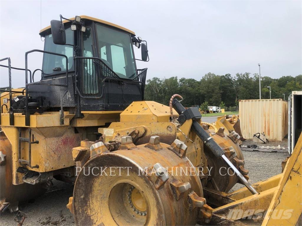 CAT 816-11 Půdní kompaktory