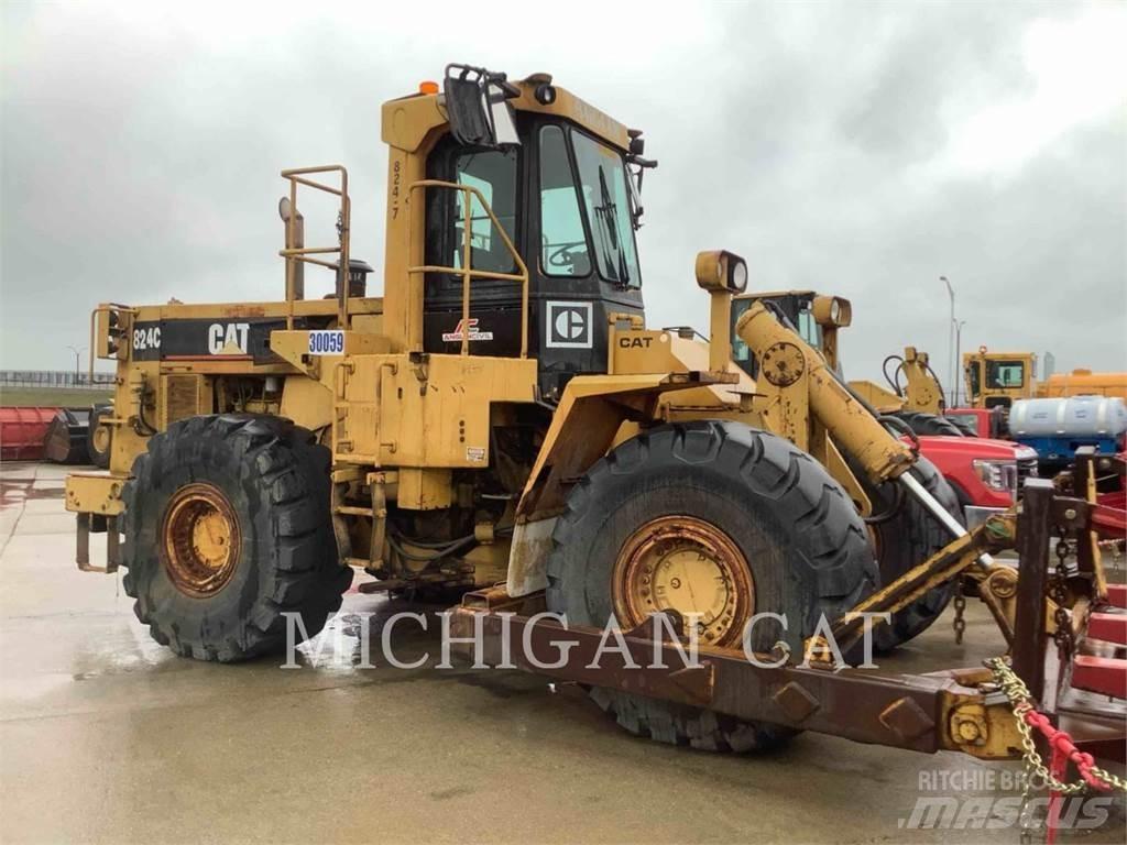 CAT 824C Kolové nakladače