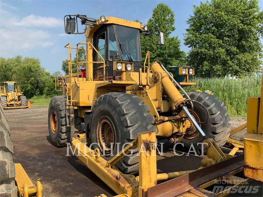 CAT 824C Kolové nakladače