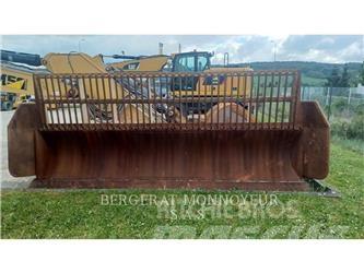 CAT 826G/LAME/AYH Půdní kompaktory