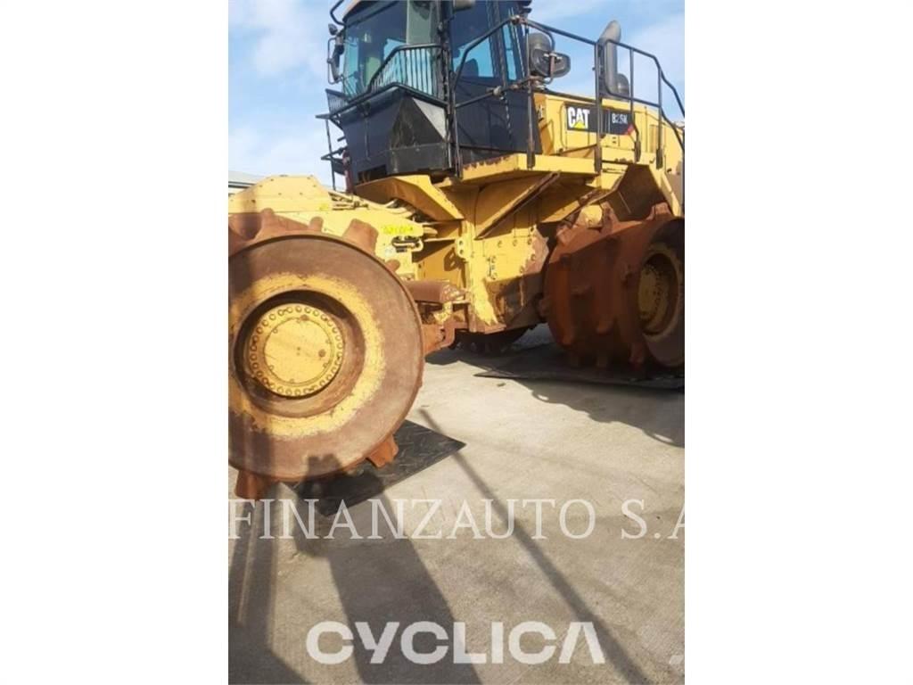 CAT 826K Půdní kompaktory