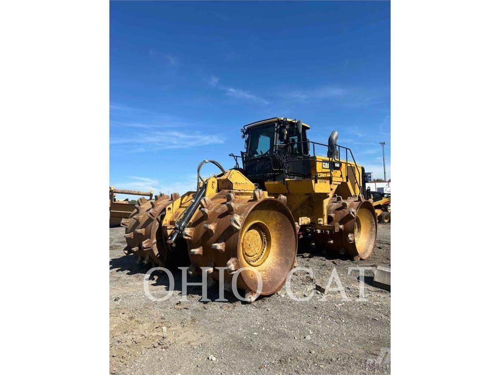 CAT 836K Kolové dozery
