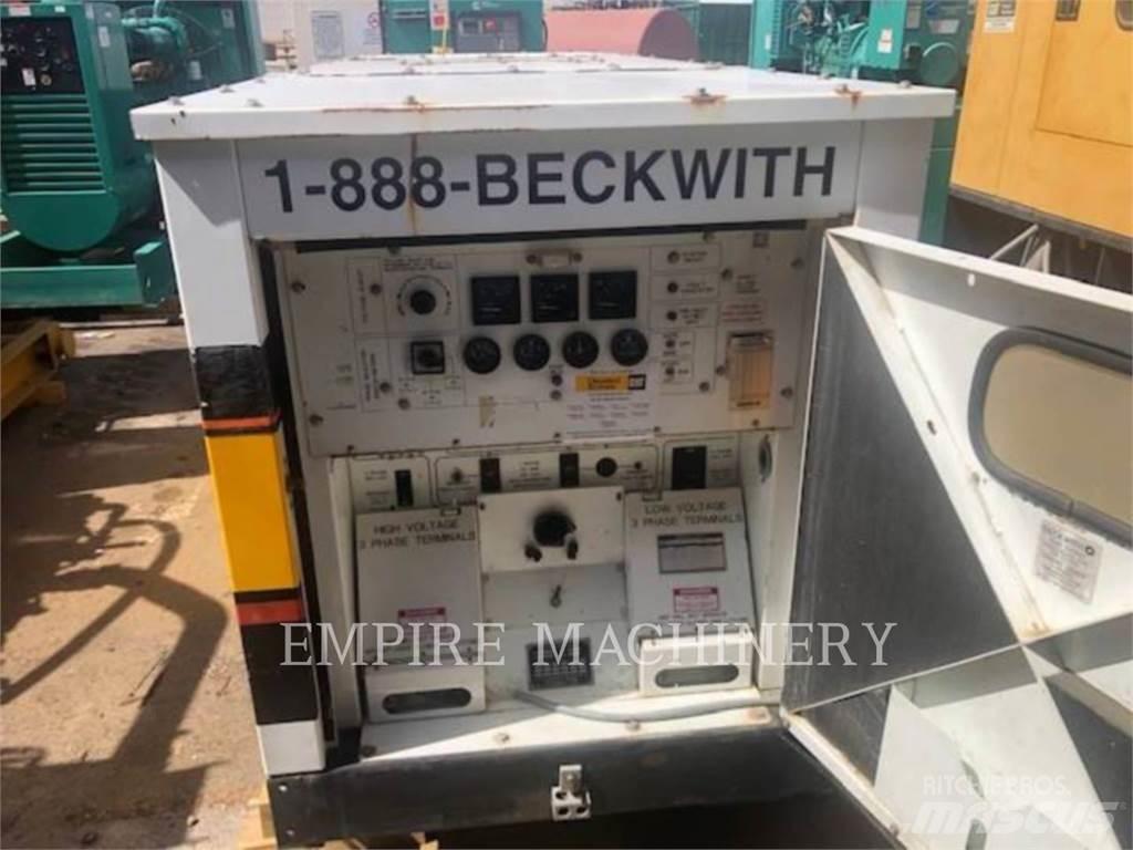 CAT 88KW Naftové generátory