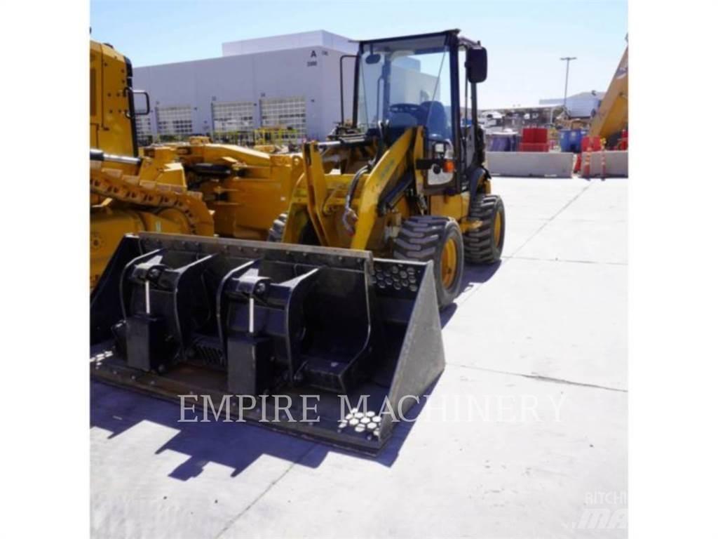 CAT 903C2 Kolové nakladače