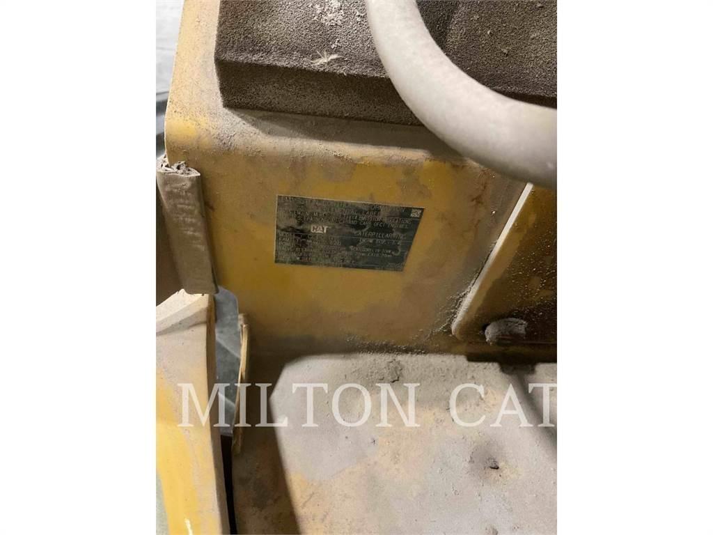 CAT 903D Kolové nakladače