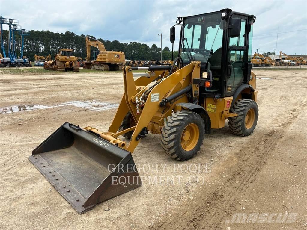 CAT 903D Kolové nakladače