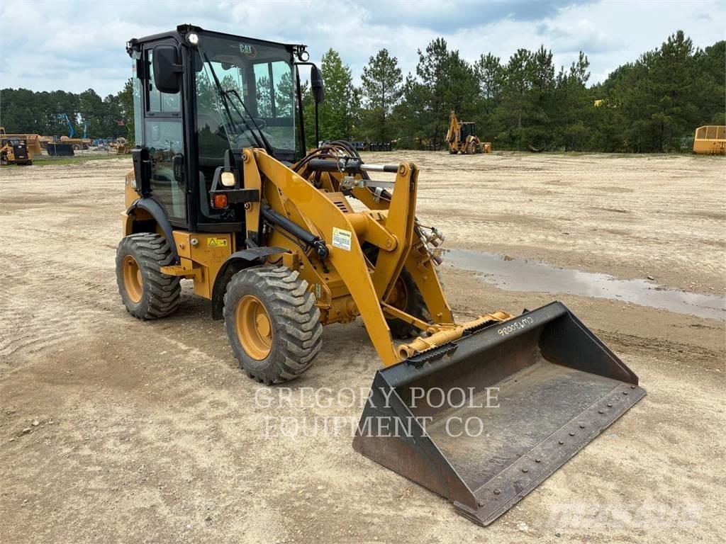 CAT 903D Kolové nakladače