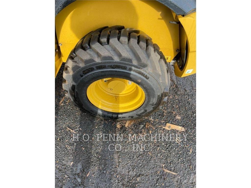 CAT 903D Kolové nakladače