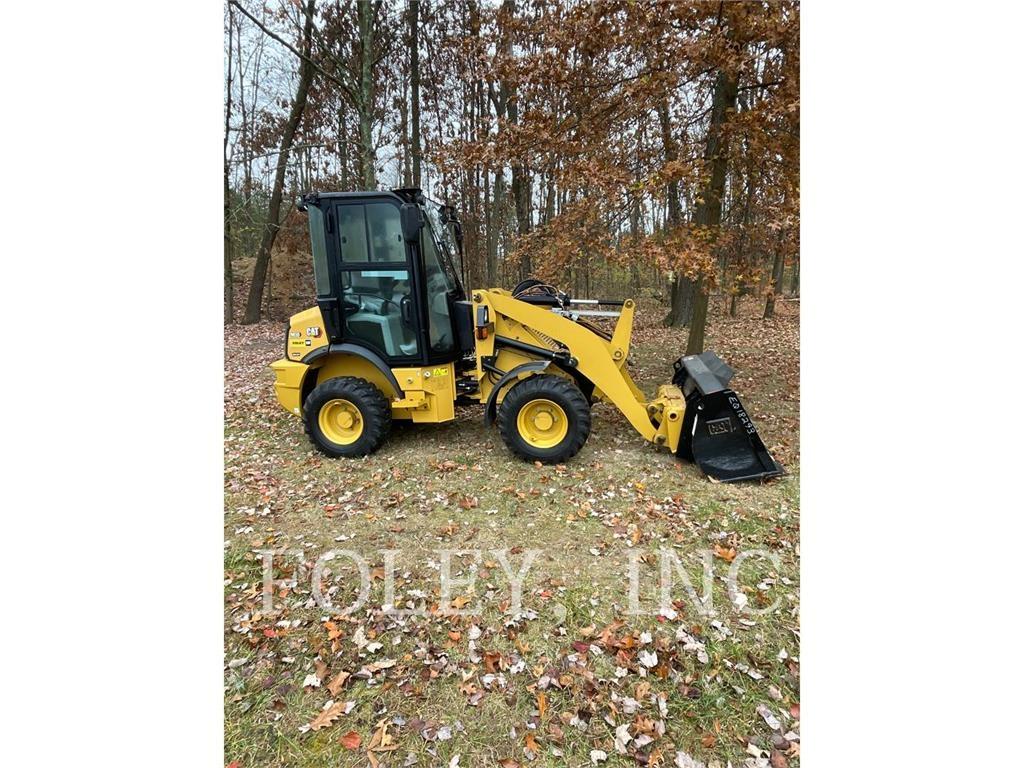 CAT 903D Kolové nakladače