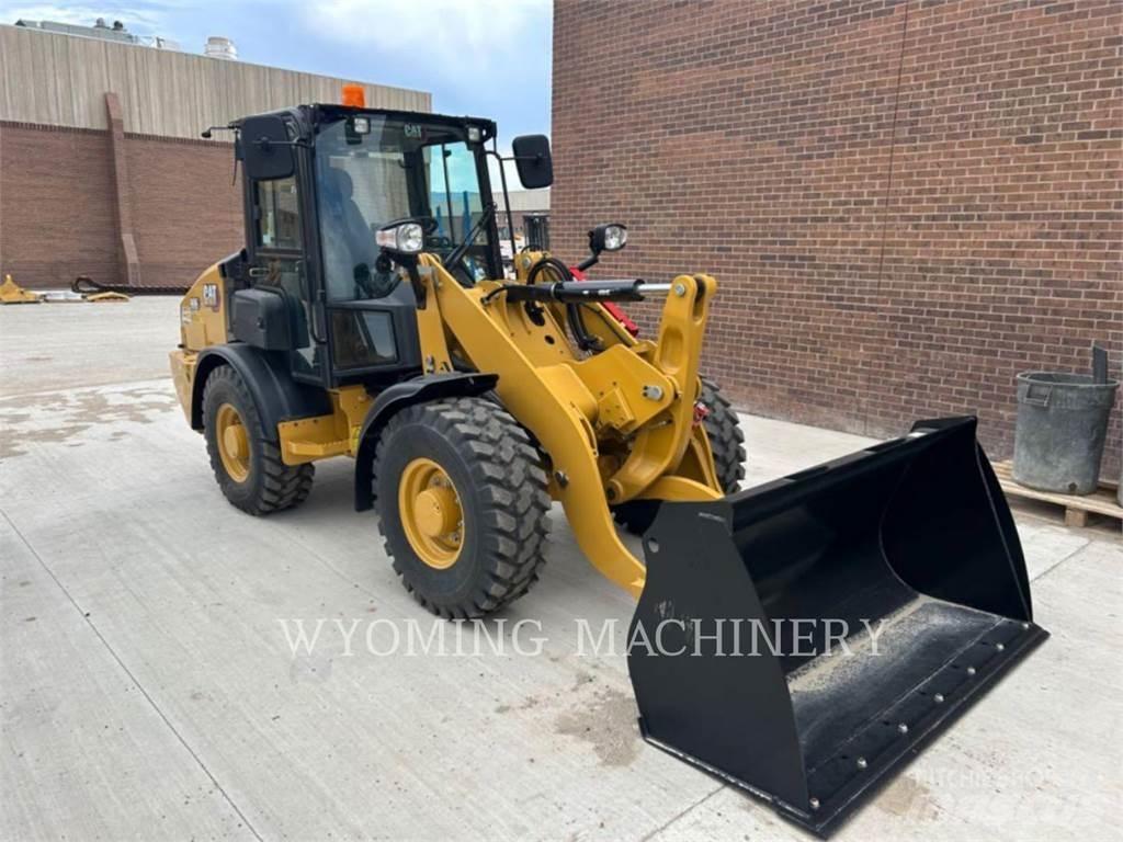CAT 906 Kolové nakladače