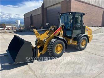 CAT 906 Kolové nakladače