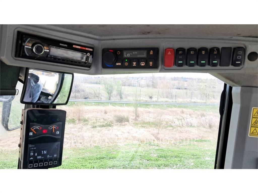 CAT 906 Kolové nakladače