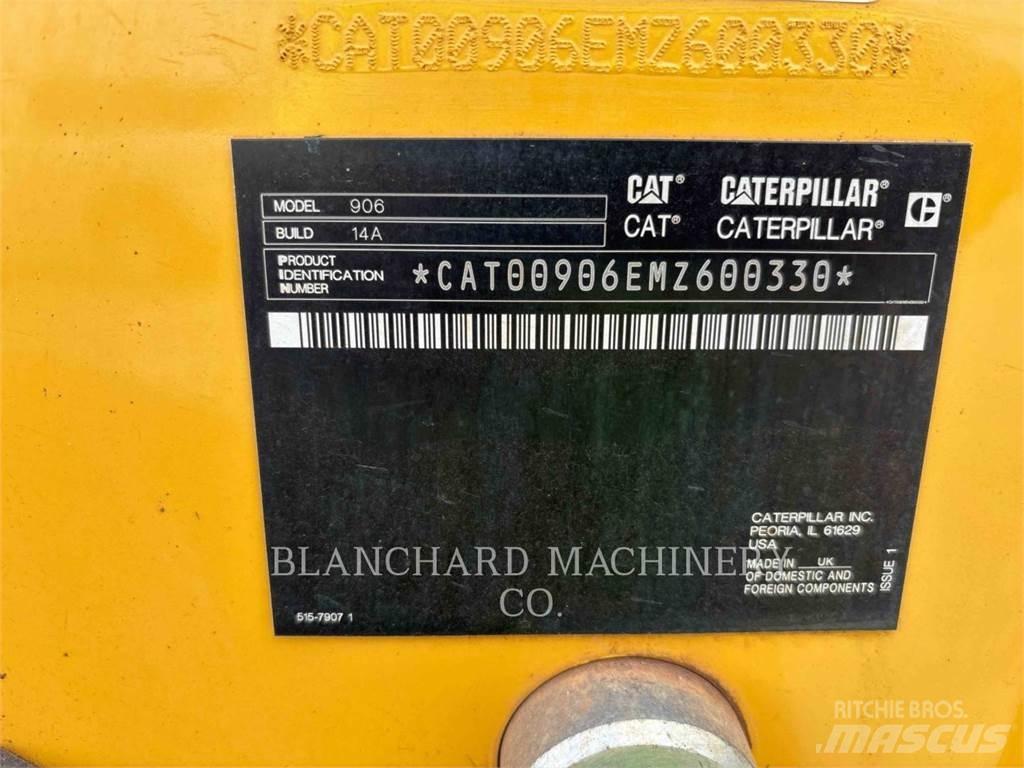 CAT 906 Kolové nakladače