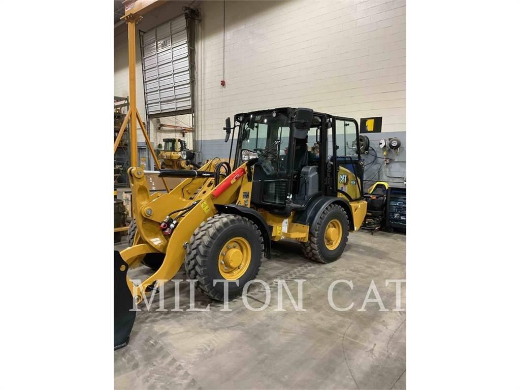 CAT 906 Kolové nakladače
