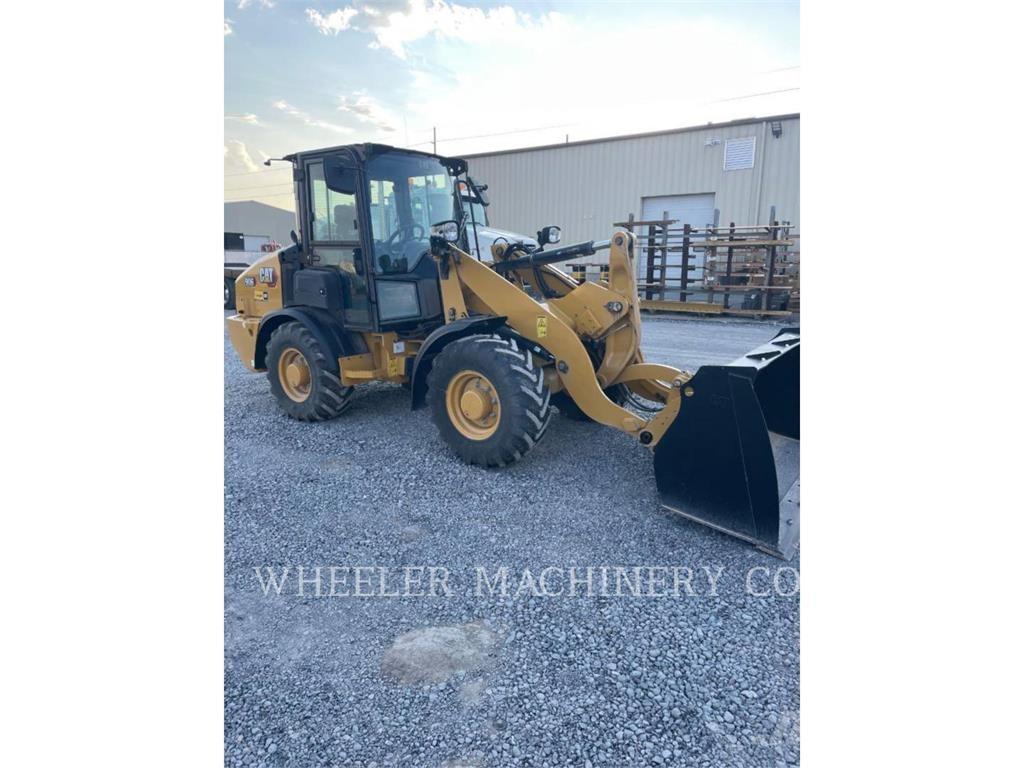 CAT 906 Kolové nakladače