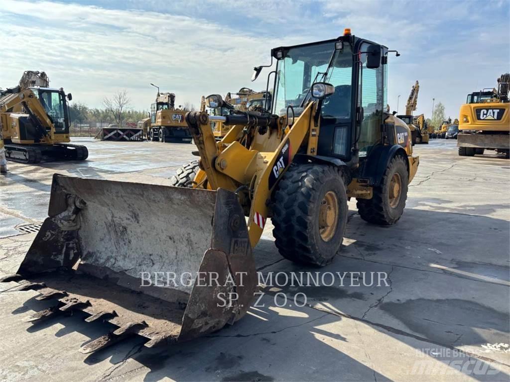 CAT 906H2 Kolové nakladače