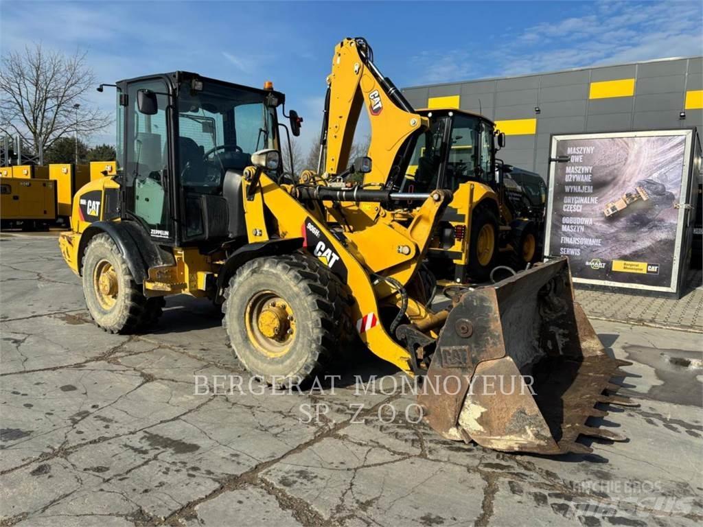 CAT 906H2 Kolové nakladače