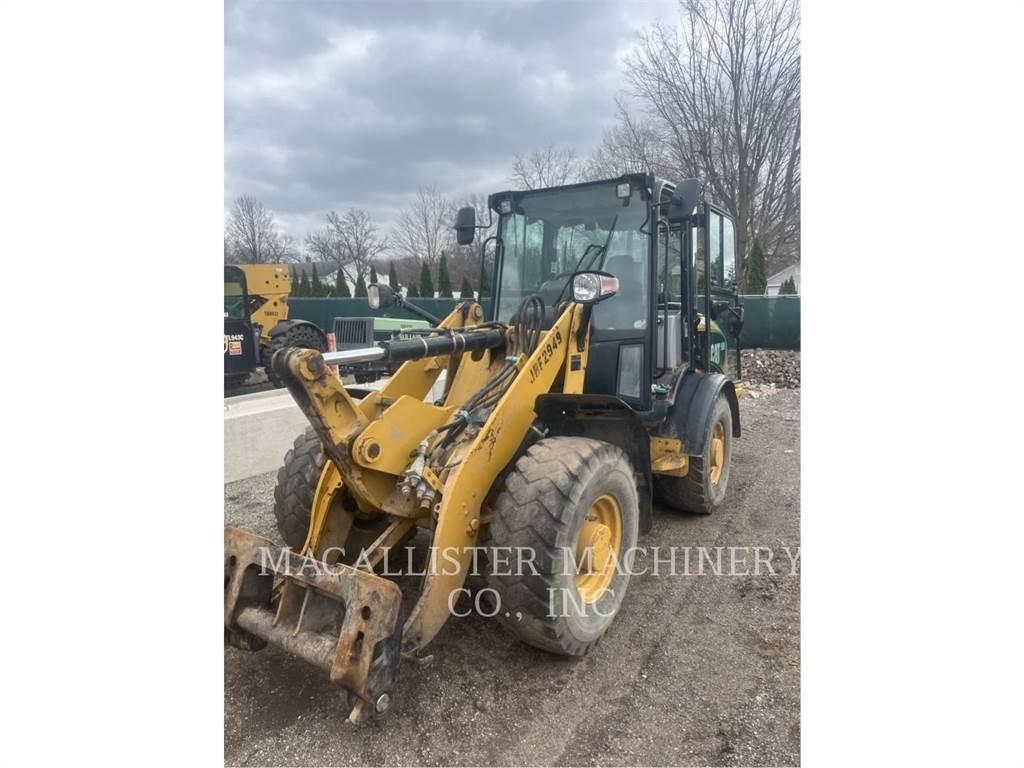 CAT 906H2 Kolové nakladače