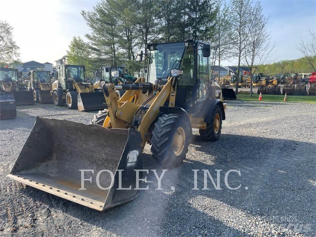 CAT 906H2 Kolové nakladače