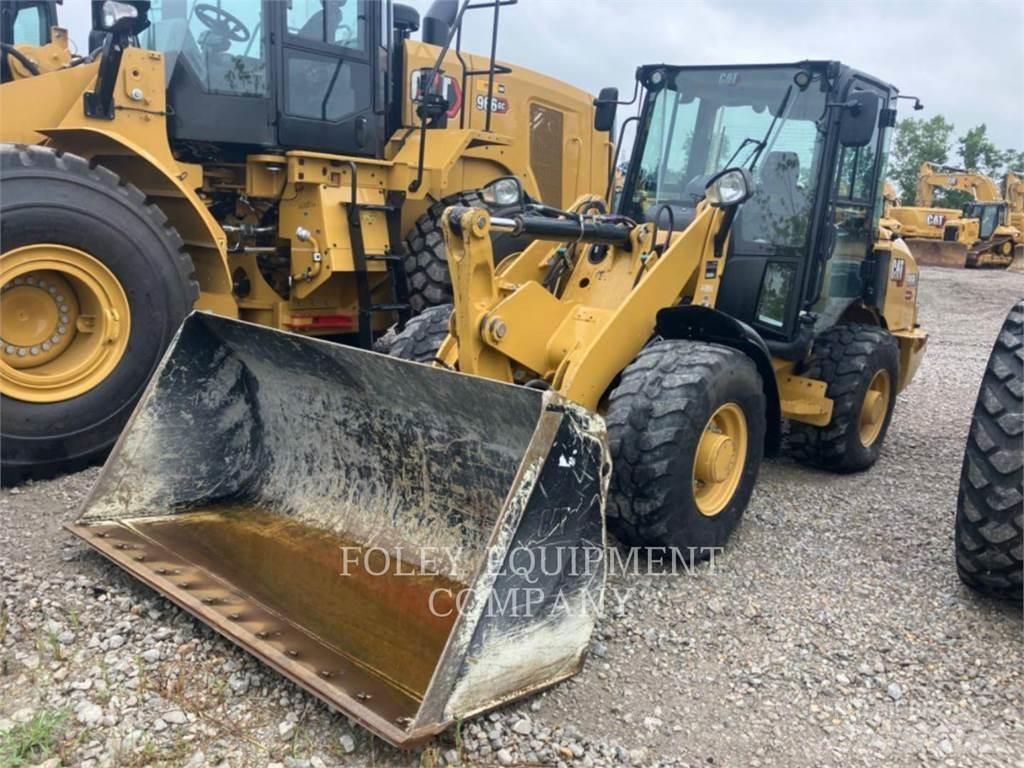 CAT 906M Kolové nakladače