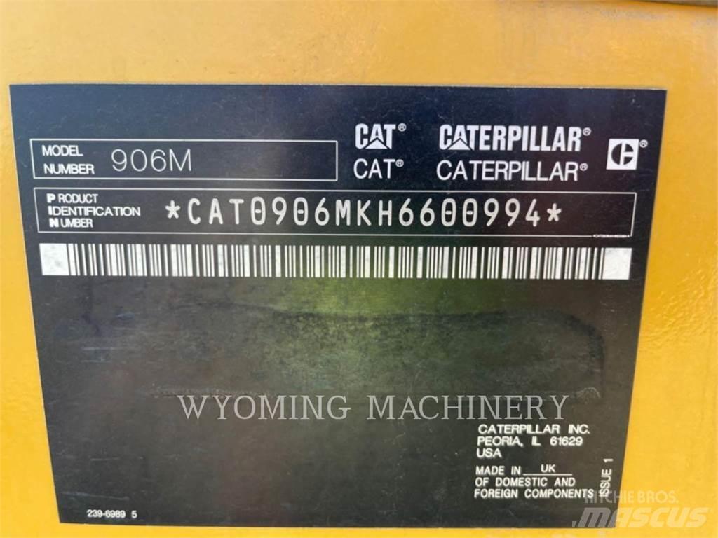 CAT 906M Kolové nakladače
