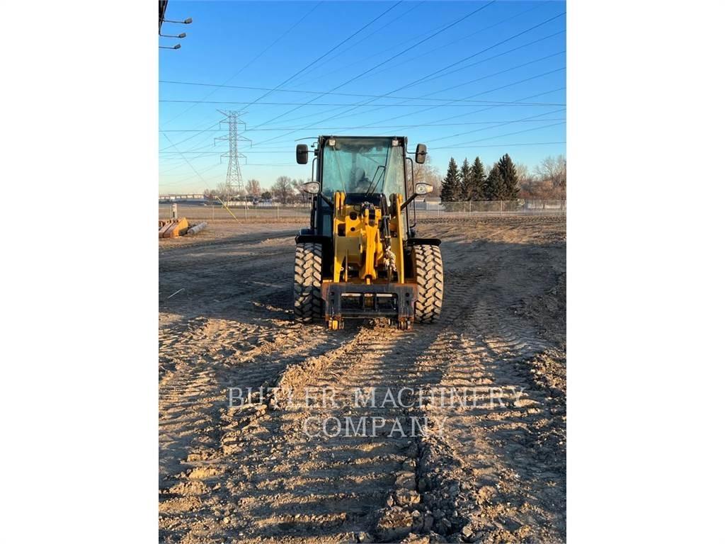 CAT 906M Kolové nakladače