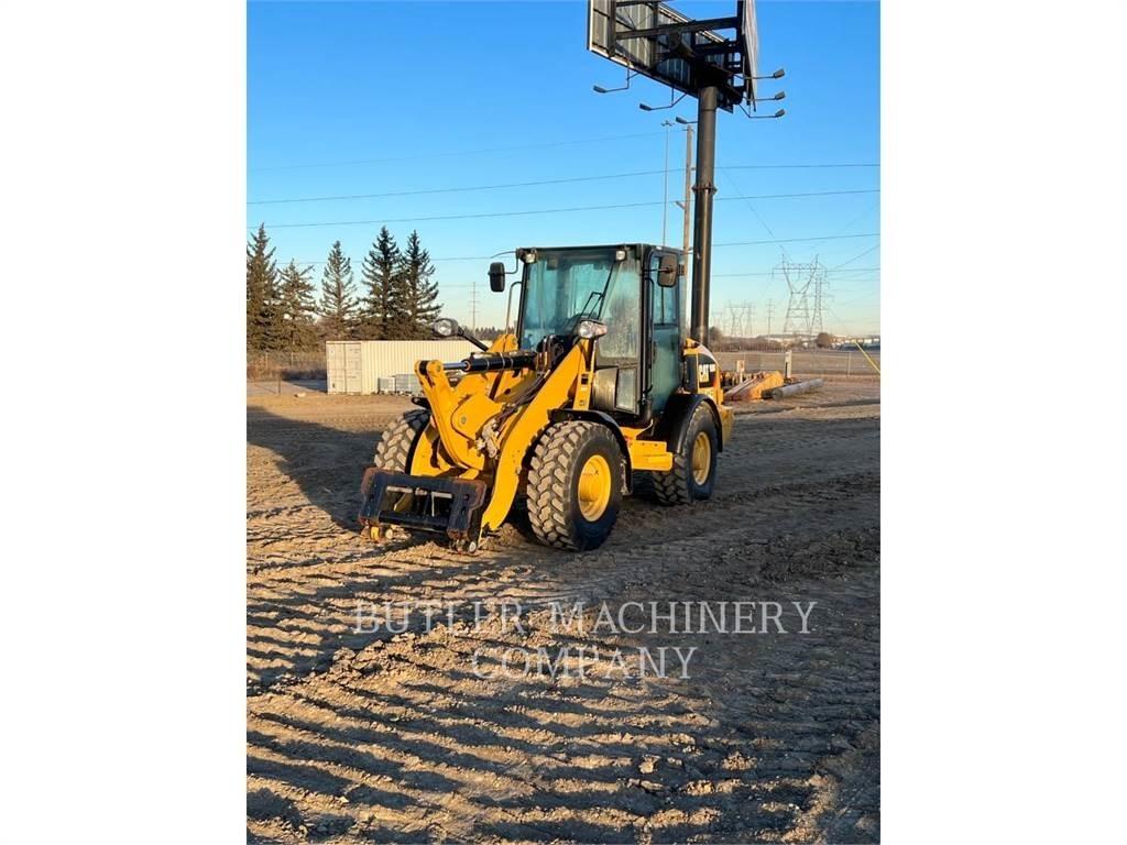 CAT 906M Kolové nakladače
