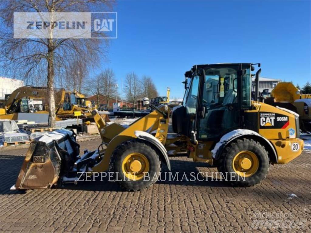 CAT 906M Kolové nakladače
