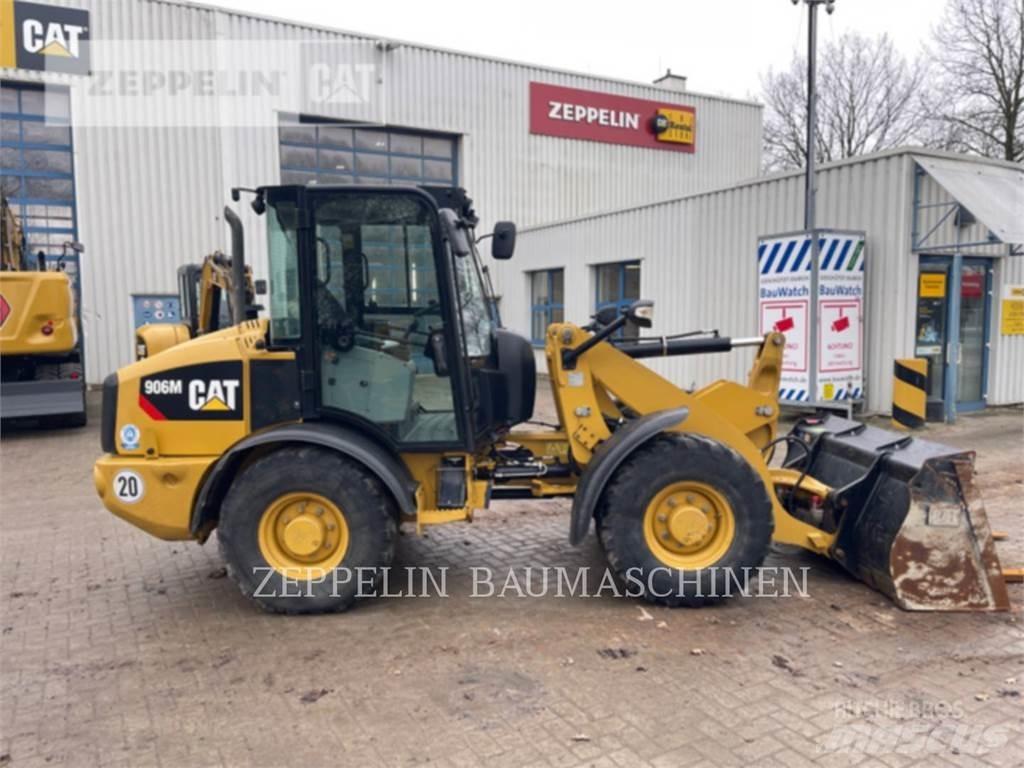 CAT 906M Kolové nakladače