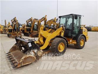 CAT 906M Kolové nakladače