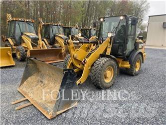 CAT 906M Kolové nakladače
