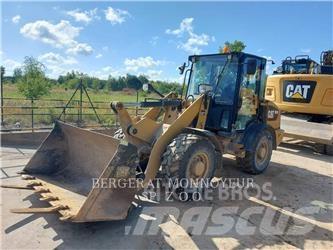 CAT 906M Kolové nakladače
